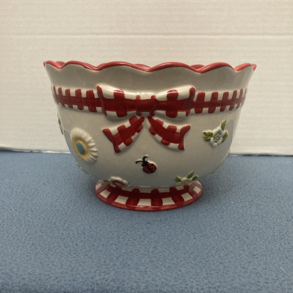 HTF Temp-tations by Tara Gingham Garden Red 2.0 QT Pedestal Mixing Bowl